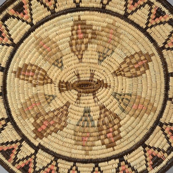 Handwoven Moroccan Palm Fiber Plate Basket - Image 3