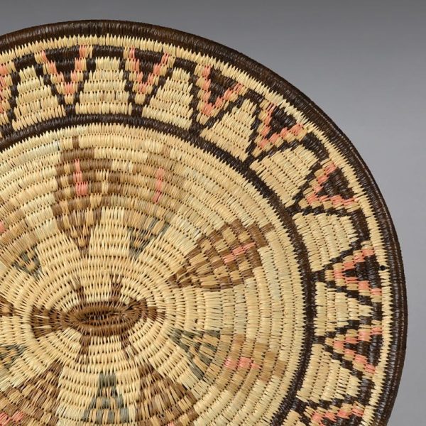 Handwoven Moroccan Palm Fiber Plate Basket - Image 2